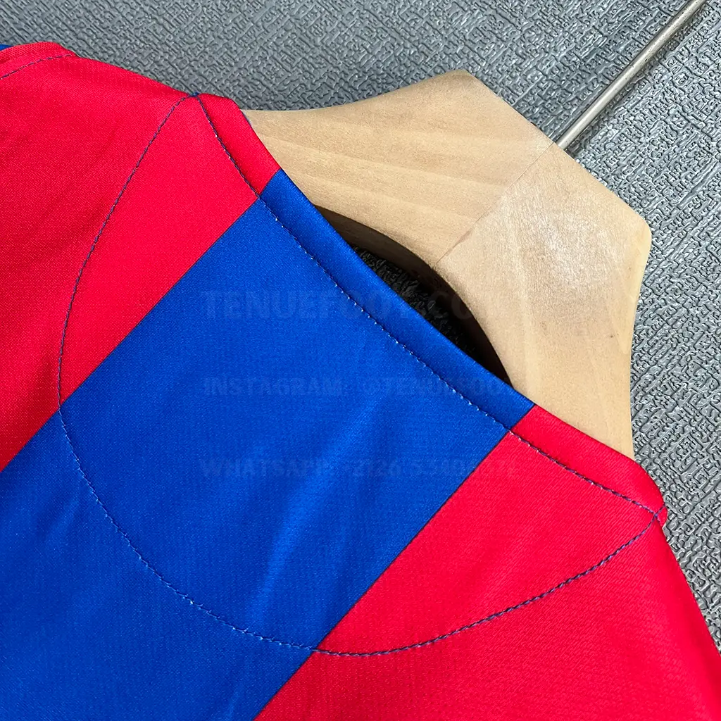 Barcelona Retro 04-05 Home (6)