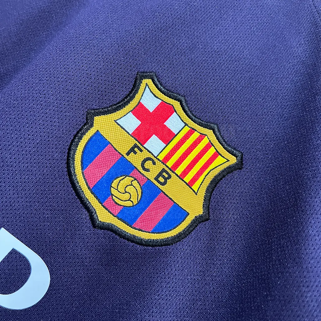 Barcelona Retro 16-17 Away (2)