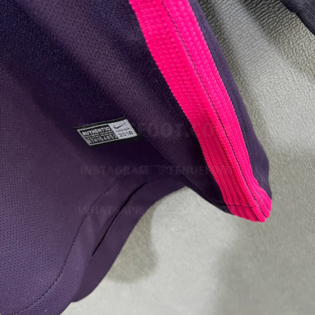 Barcelona Retro 16-17 Away (5)