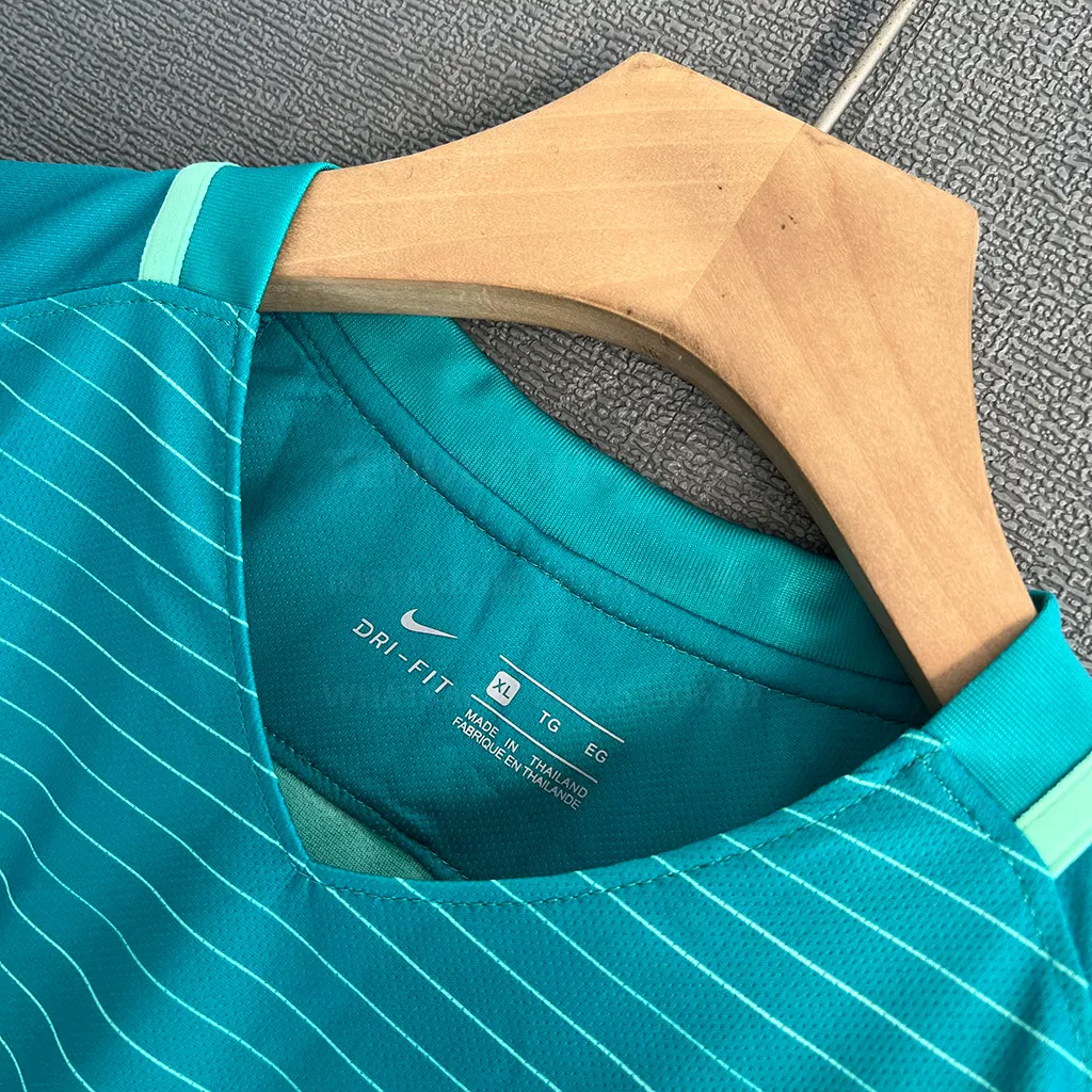 Barcelona Retro 16-17 Third (3)