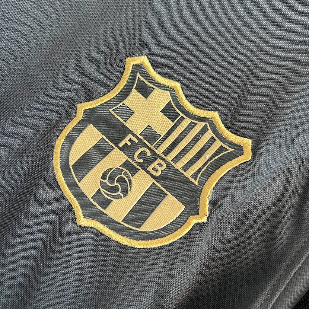 Barcelona Retro 21-22 Away (2)