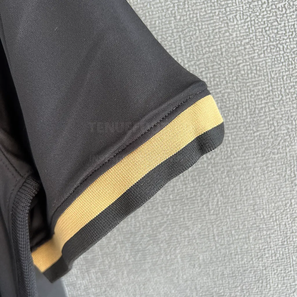 Barcelona Retro 21-22 Away (4)