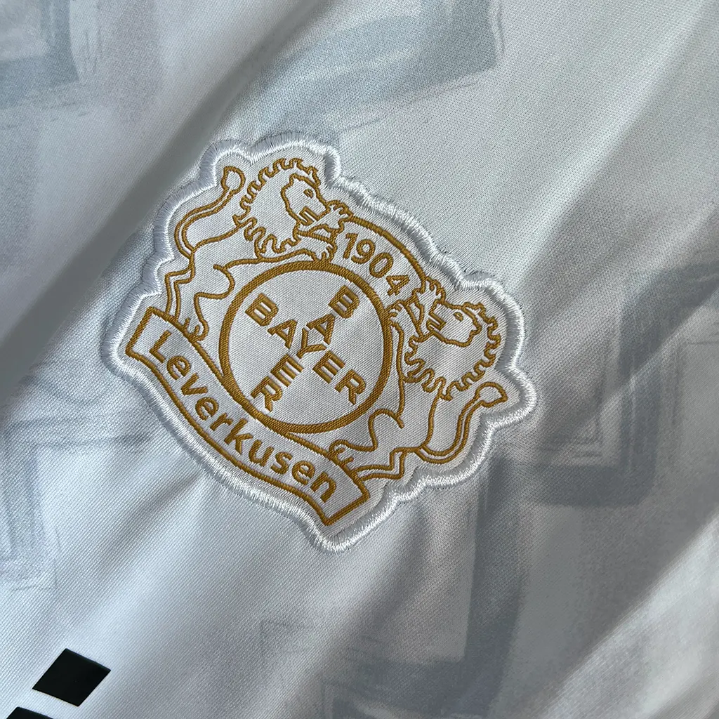 Bayer Leverkusen Away (2)