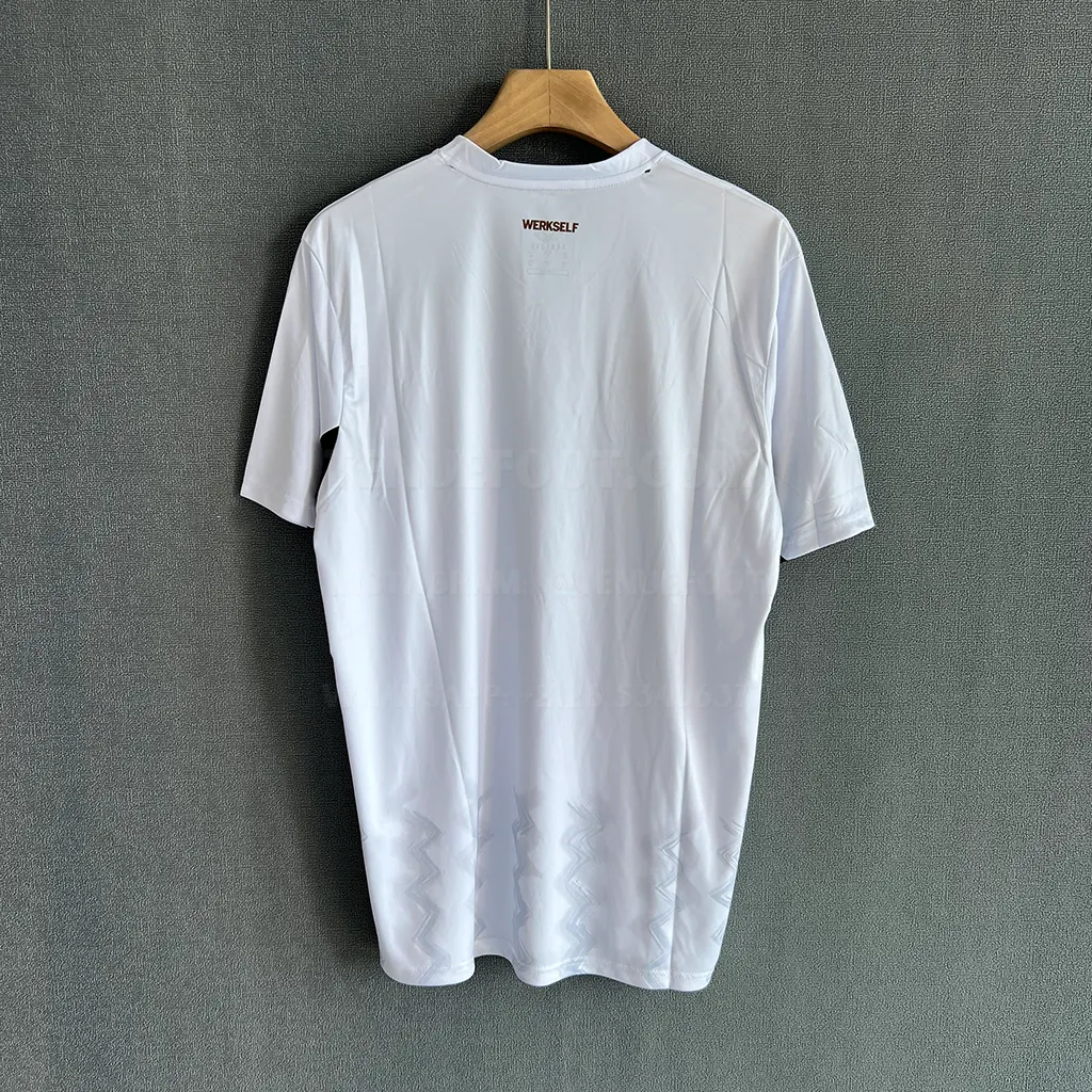 Bayer Leverkusen Away (7)