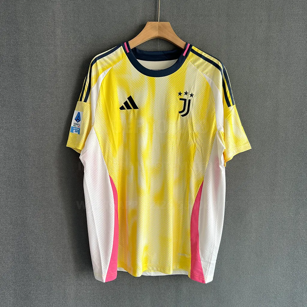 Juventus Away (1)