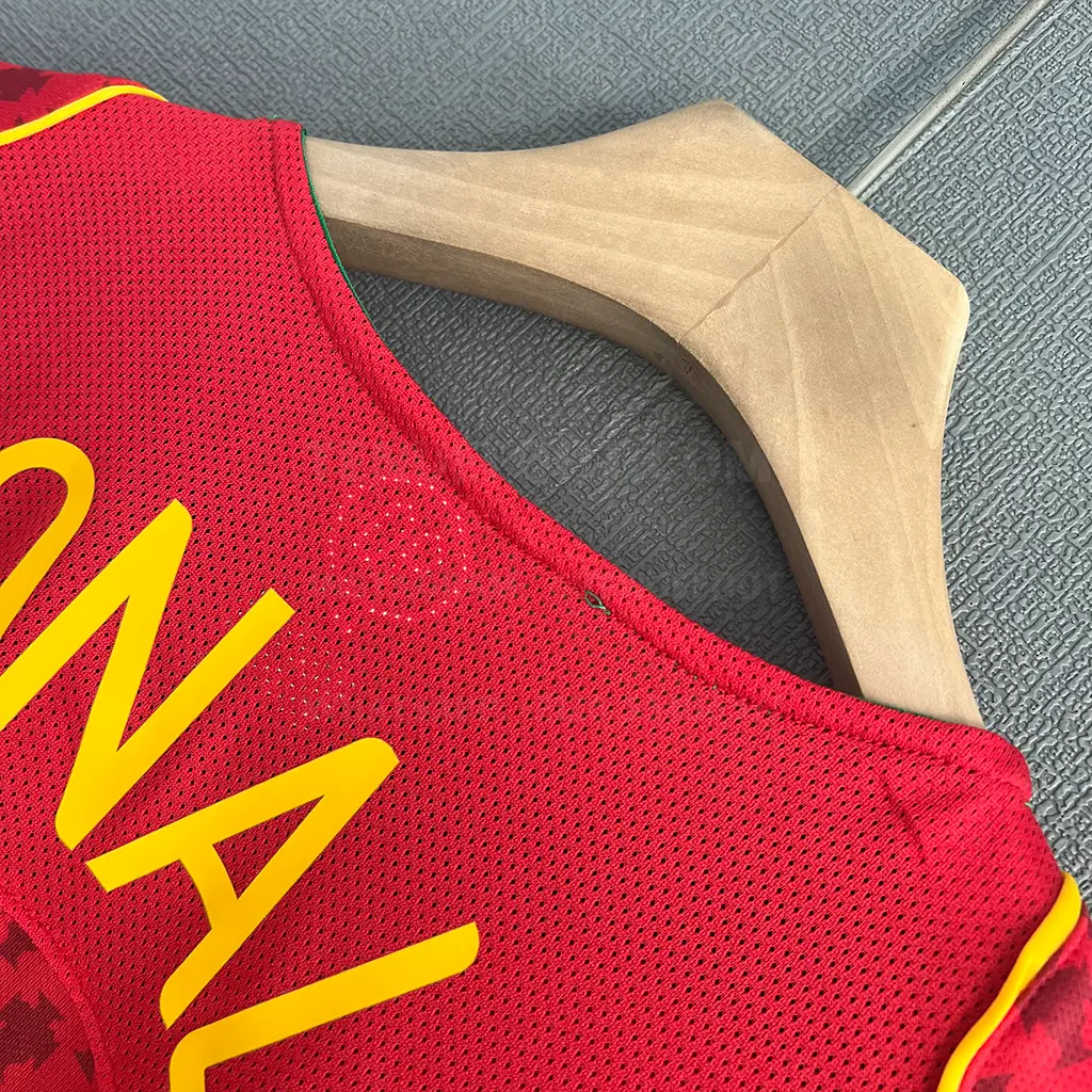 Portugal Retro 2004 Home (6)