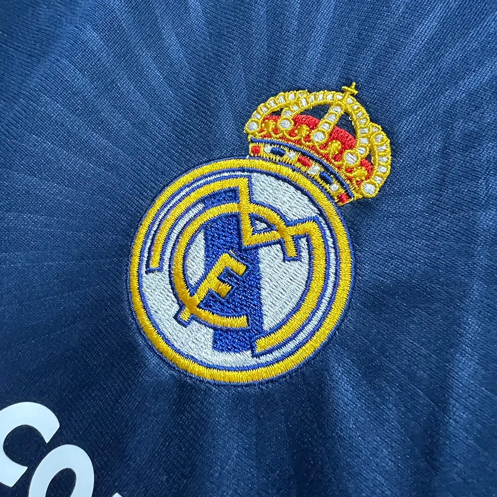 Real MadrId Retro 10-11 Away (2)