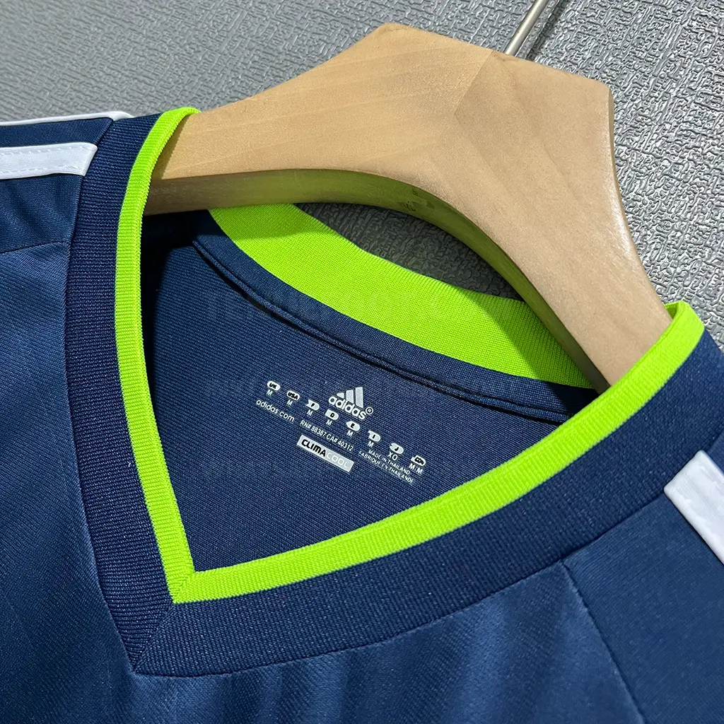 Real MadrId Retro 10-11 Away (3)