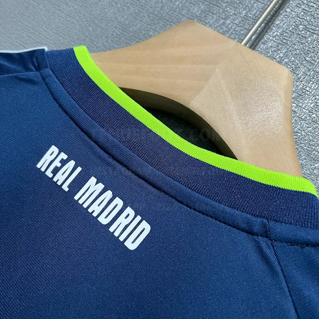 Real MadrId Retro 10-11 Away (6)