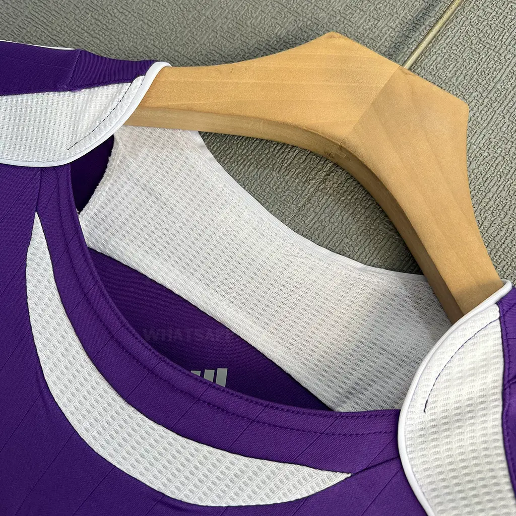 Real Madrid Retro 06-07 Third (3)