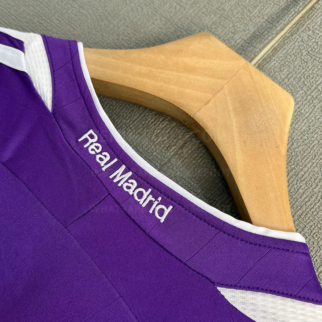 Real Madrid Retro 06-07 Third (6)