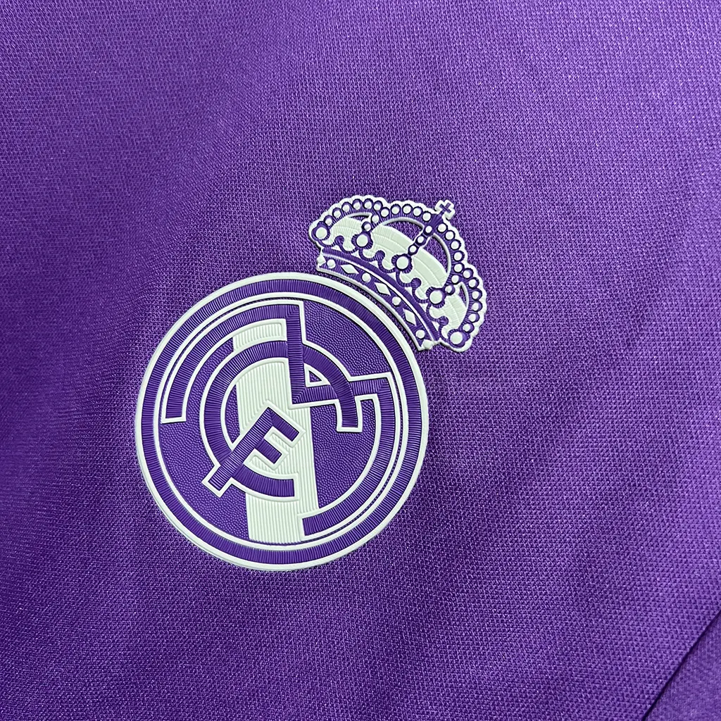 Real Madrid Retro 16-17 Away LS Player Version (2)