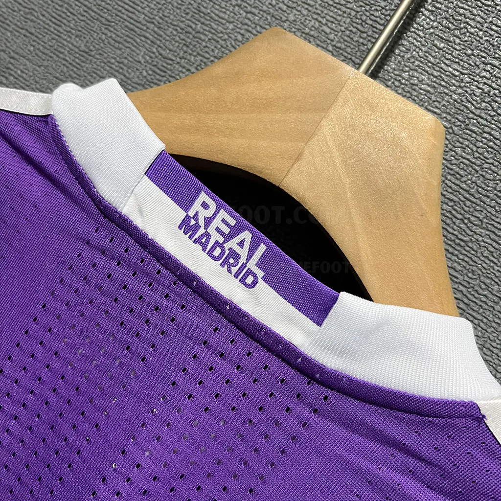 Real Madrid Retro 16-17 Away LS Player Version (6)