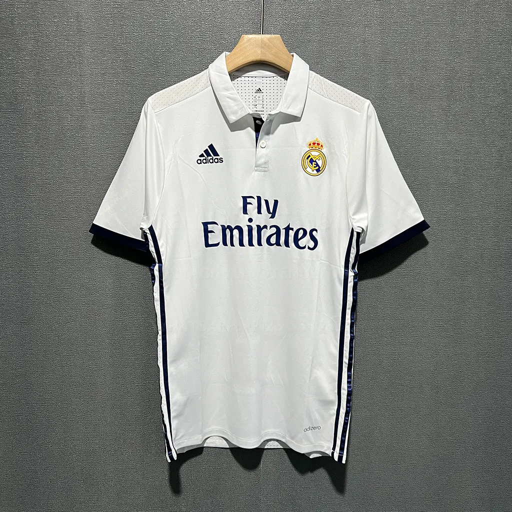 Real Madrid Retro 16-17 Home Player Version (1)