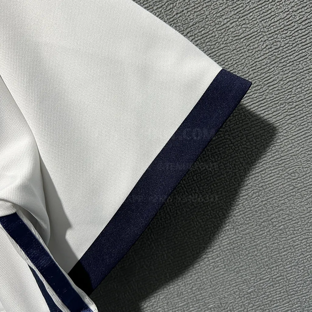 Real Madrid Retro 16-17 Home Player Version (4)