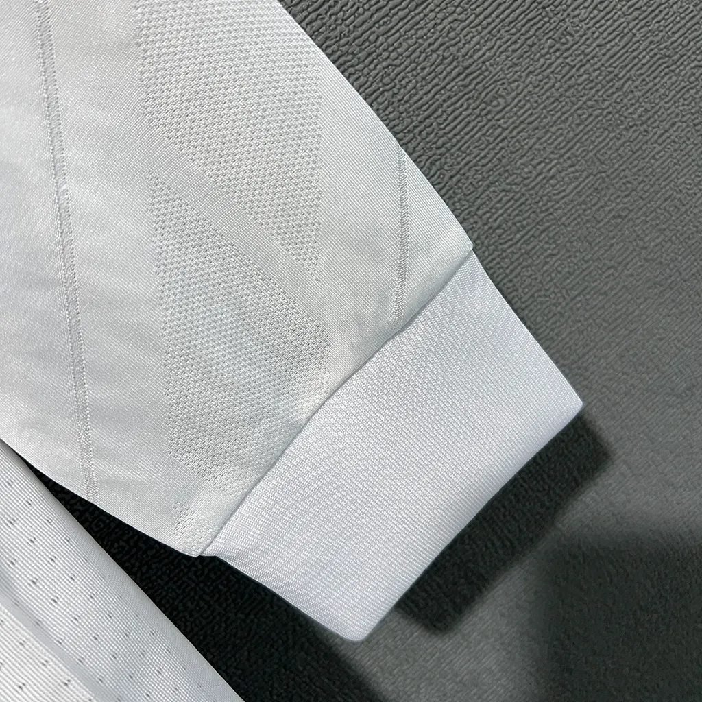 Real Madrid Retro 17-18 Home LS Player Version (4)