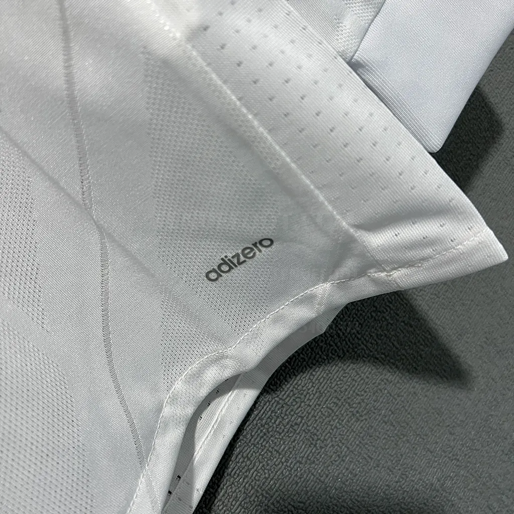 Real Madrid Retro 17-18 Home LS Player Version (5)