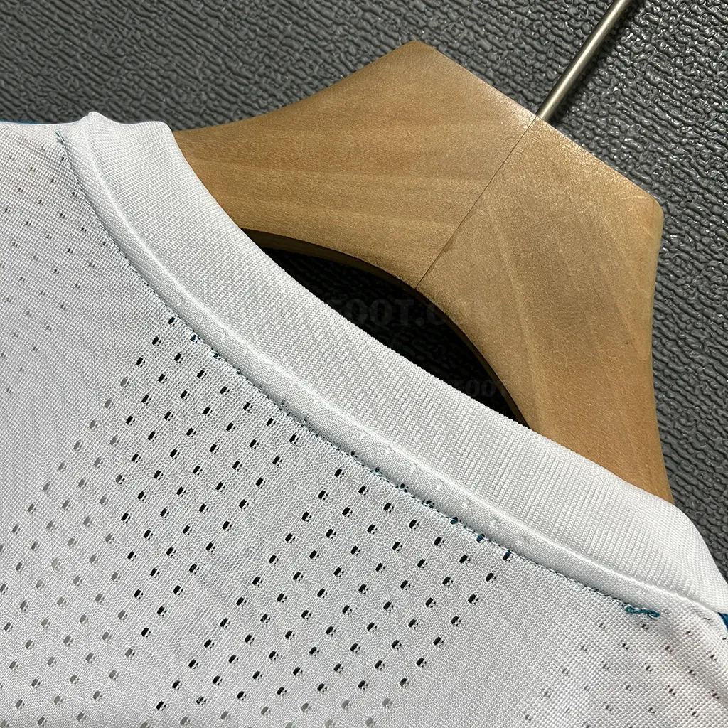 Real Madrid Retro 17-18 Home LS Player Version (6)