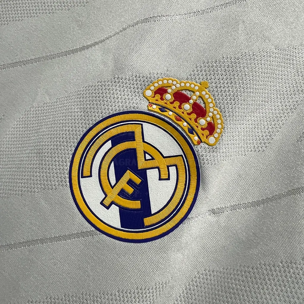 Real Madrid Retro 17-18 Home Player Version (2)