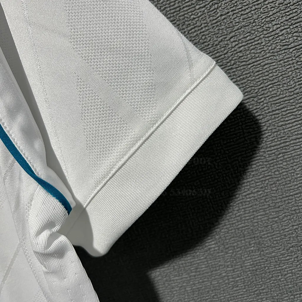 Real Madrid Retro 17-18 Home Player Version (4)