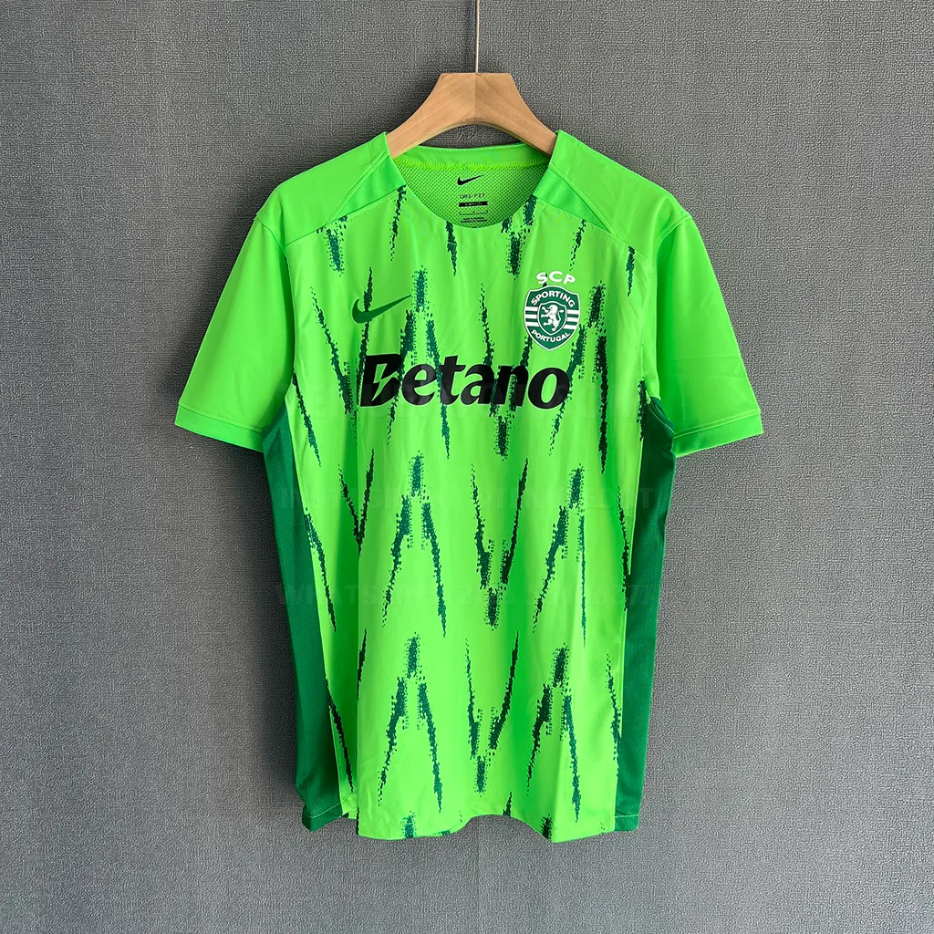 Sporting Portugal Third (1)