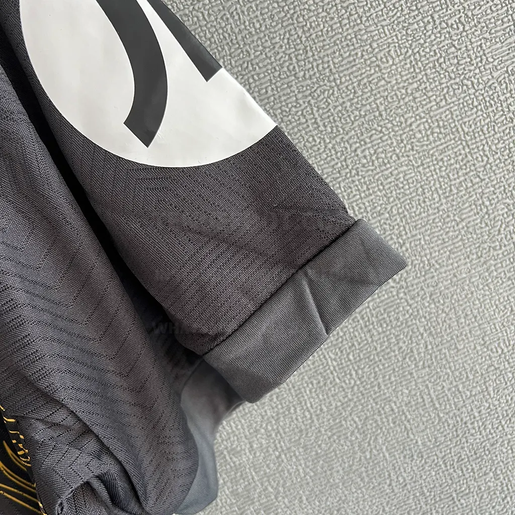 Wolverhampton Wanderers Away (4)